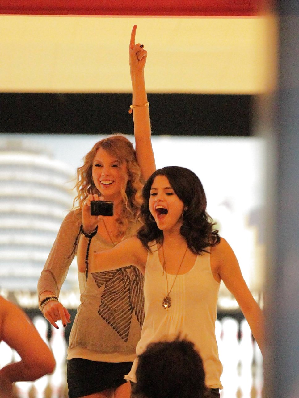 Selena Gomez vs Taylor Swift - Who is better? #26488798