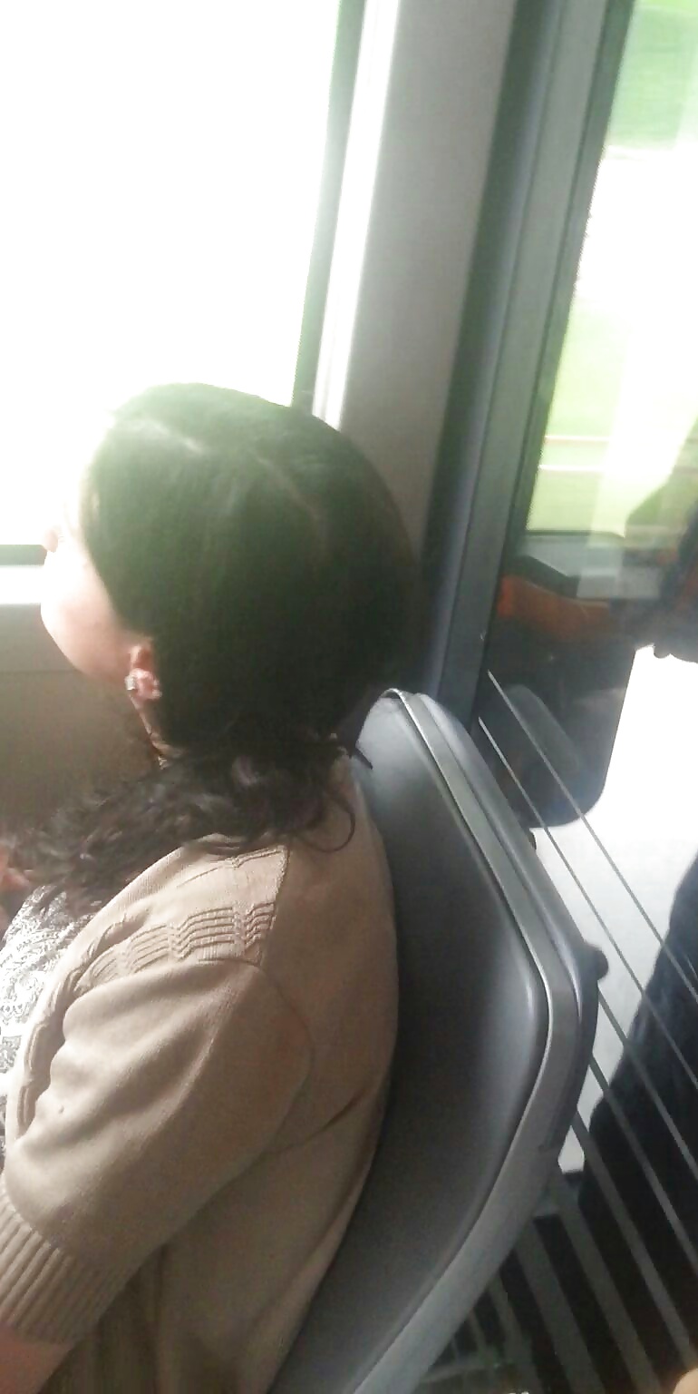Espía viejo + joven en autobús, tranvía rumano
 #26735279