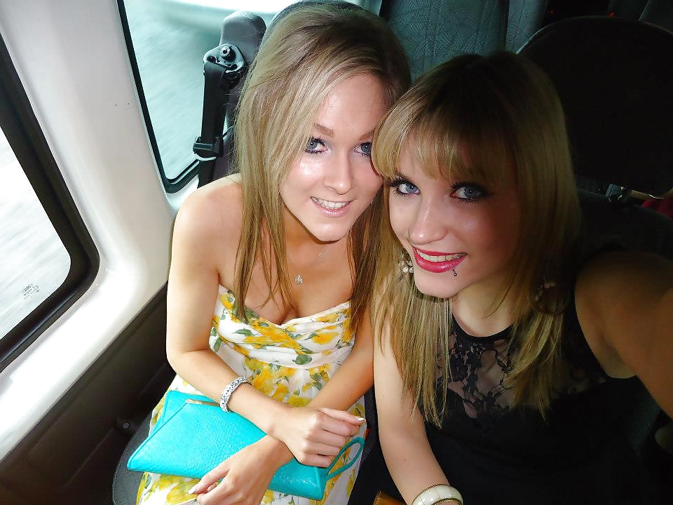 セクシーなカバンの女の子
 #26472211