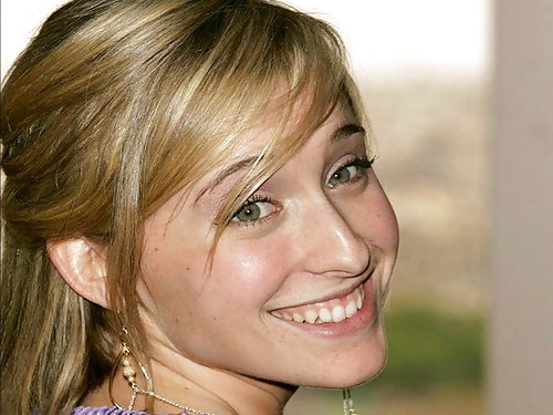 My allison mack
 #31702986