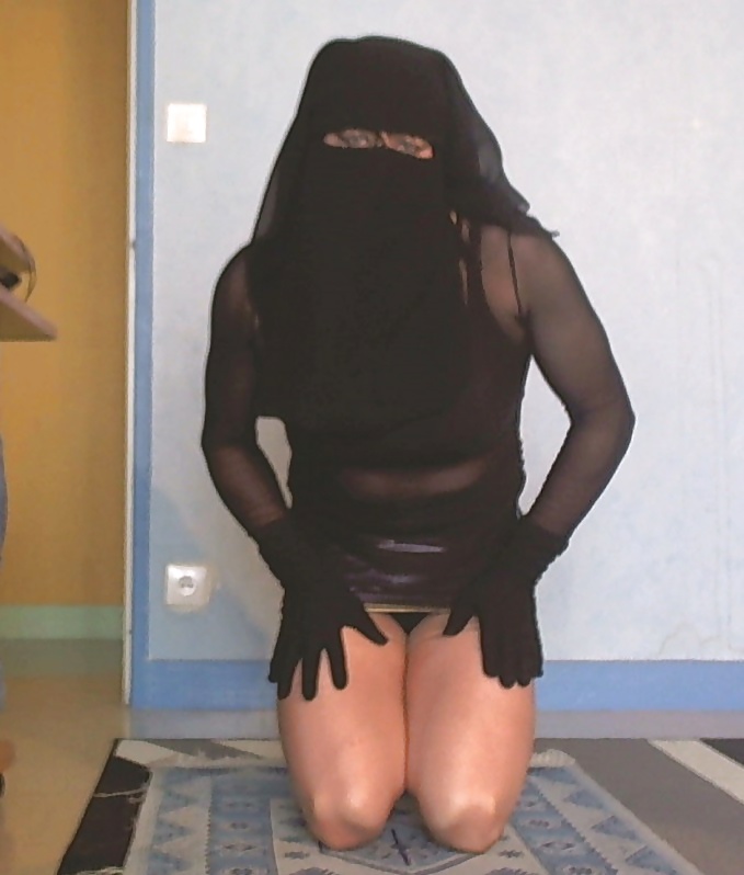 Musulmane salope en niqab #29847600