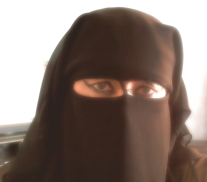 Musulmane salope en niqab #29847640