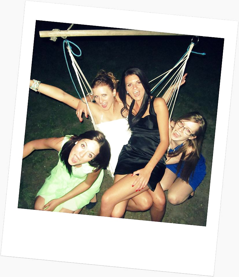 Chicas frentistas
 #28821436