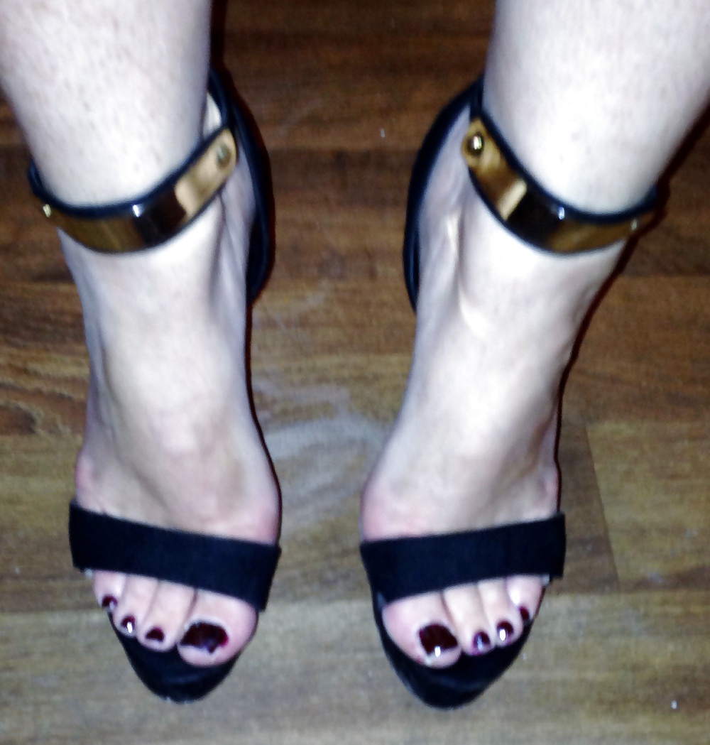 Joanne wearing heels and her lovely feet #28373716