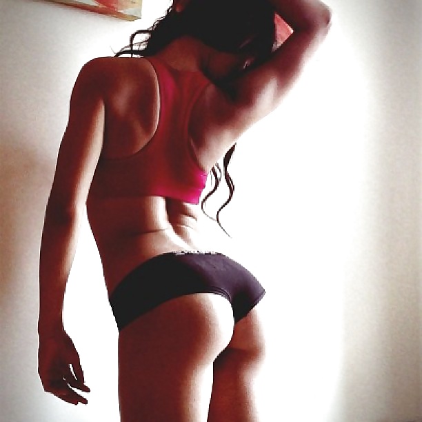 Jóvenes sexys y calientes
 #40847343
