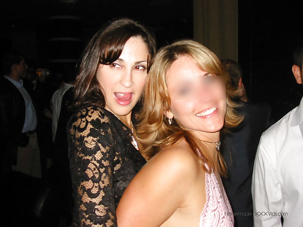 Sexy milf indoors
 #26041309