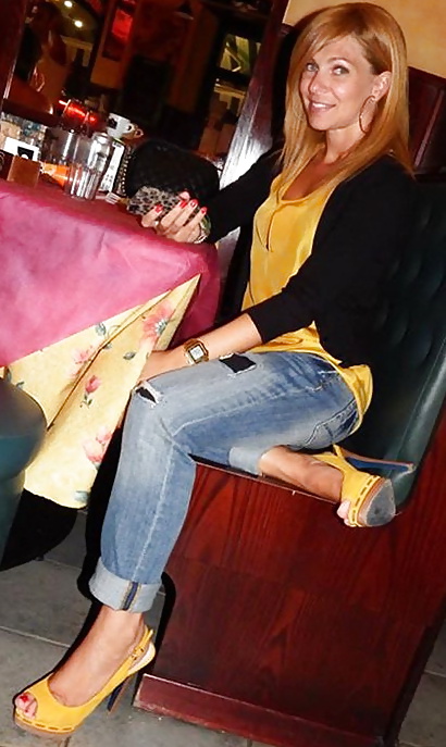 Sexy en bombas peep toe
 #39091056