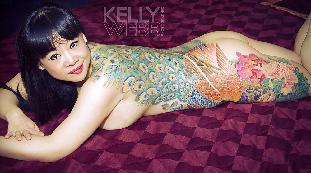 Modello asiatico tatuato (foto nudo, grande seno)
 #30093518