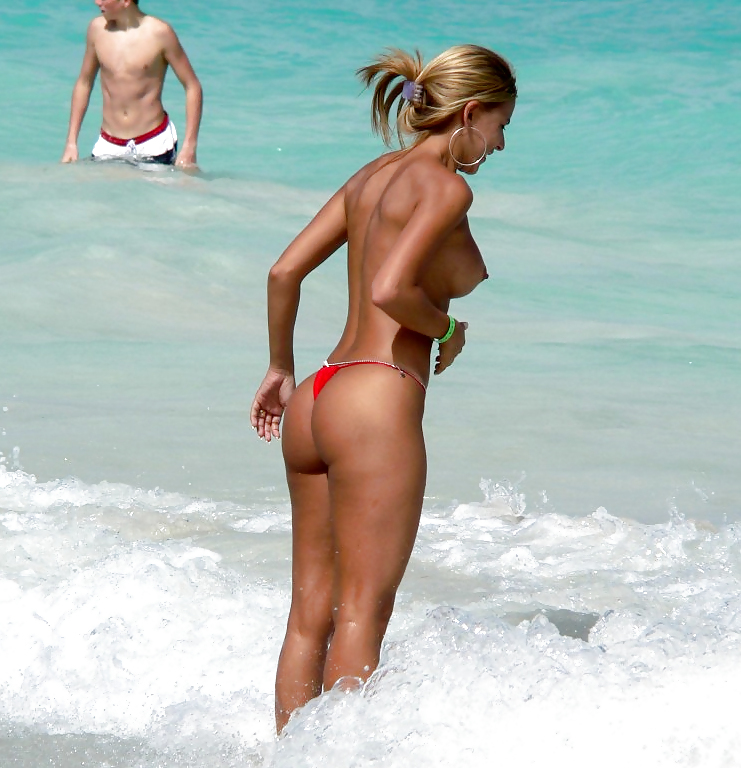 Bikini Beach Babes 10 #24525871