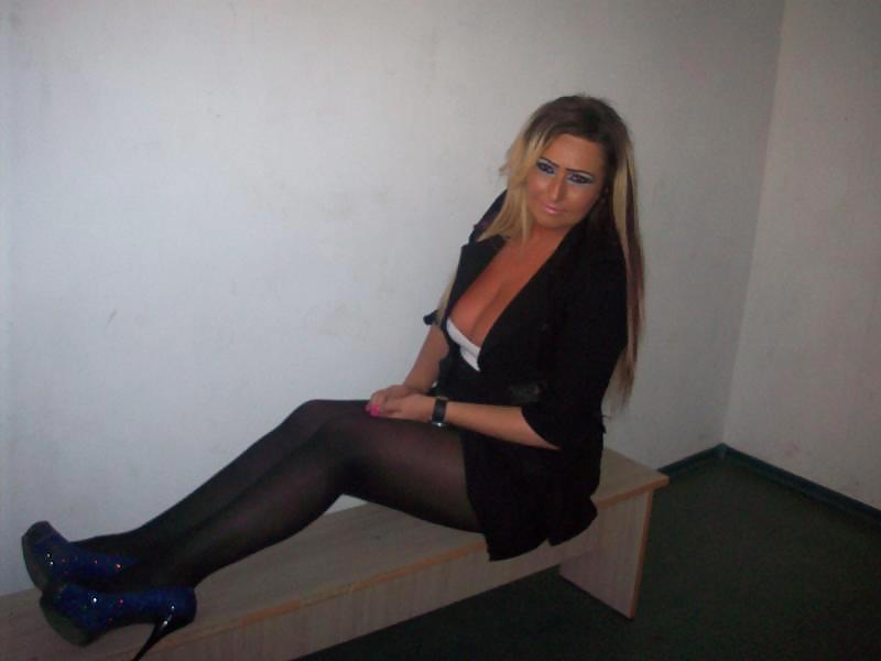 Femme Sexy Mature 2 Belles Seins Et Les Jambes #36321310