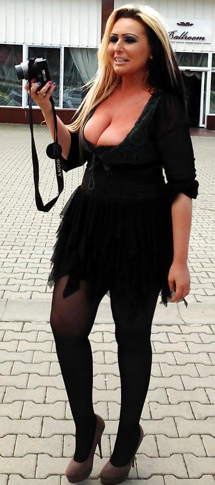 セクシーな成熟した妻 2 素敵なおっぱいと脚
 #36321318