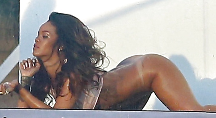 Rihanna desnuda
 #26476432