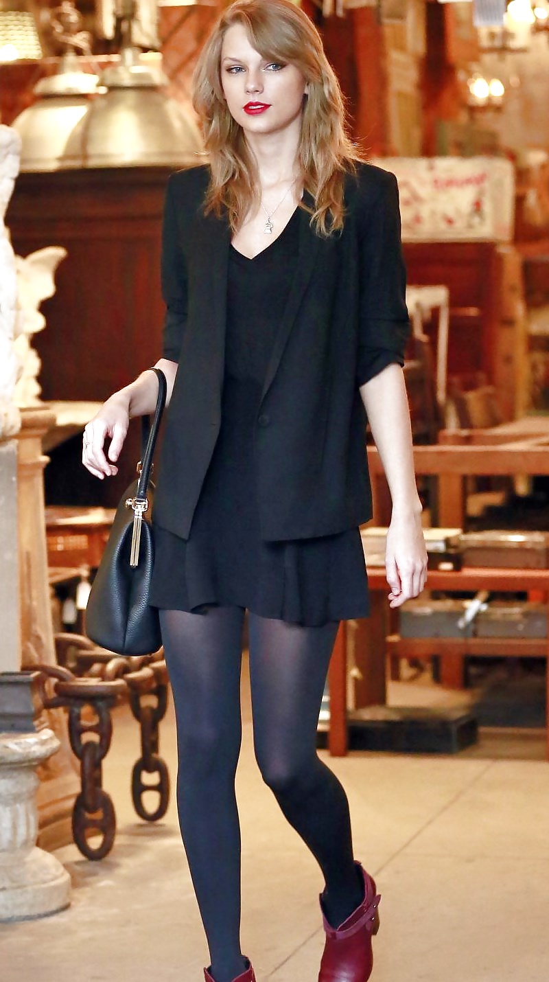 Taylor Swift......PANTYHOSE #40379233