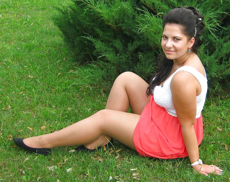 Full thighs in the mini 23 #24023807