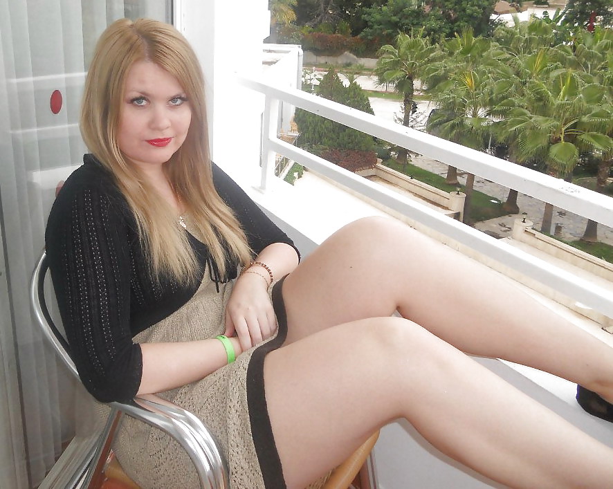 Full thighs in the mini 23 #24023824