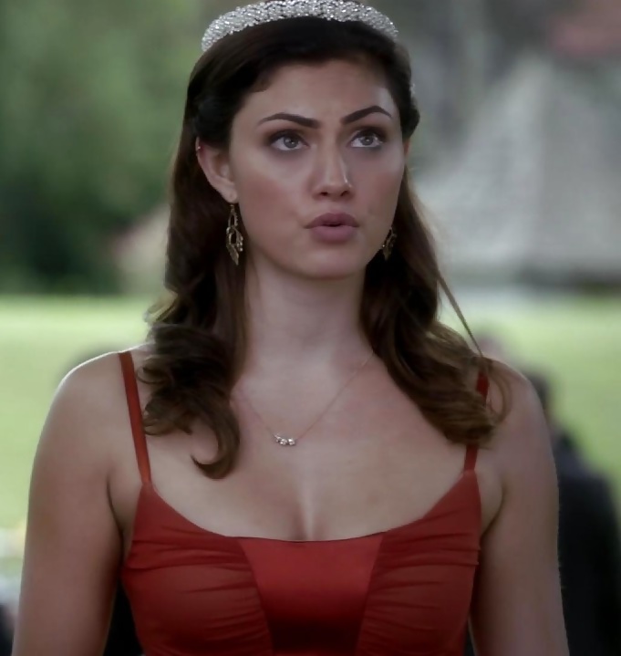 Phoebe Tonkin #40788304