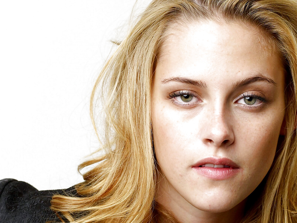 Kristen Stewart #25300080