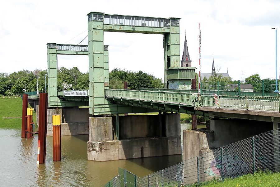 DUISBURG NRW RUHRGEBIET #23067833