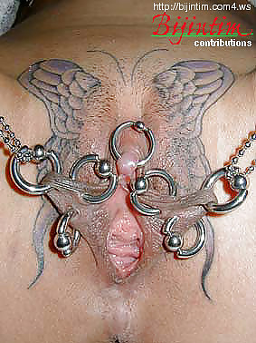 Piercing + tatuaje
 #37357742