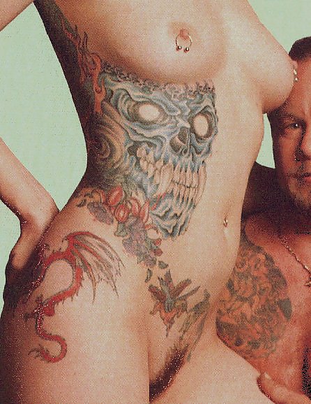 Piercing + tatuaje
 #37357757