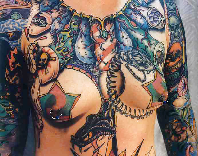 Piercing + tatuaje
 #37357826