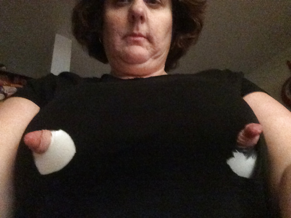 Public Nipple Display?? #40407690