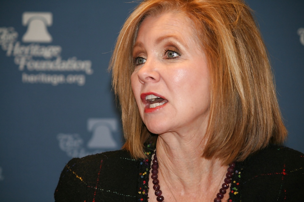 Adoro masturbarmi al conservatore marsha blackburn
 #24337809