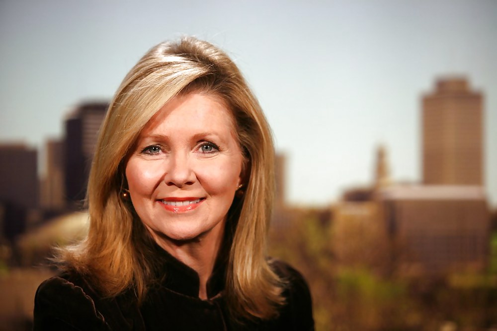 Adoro masturbarmi al conservatore marsha blackburn
 #24337833