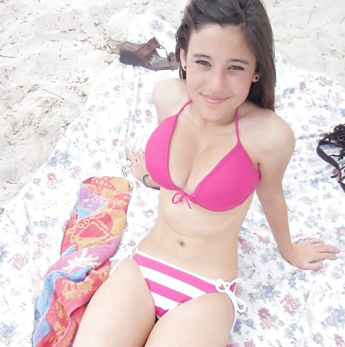 Angie Varona #37346945