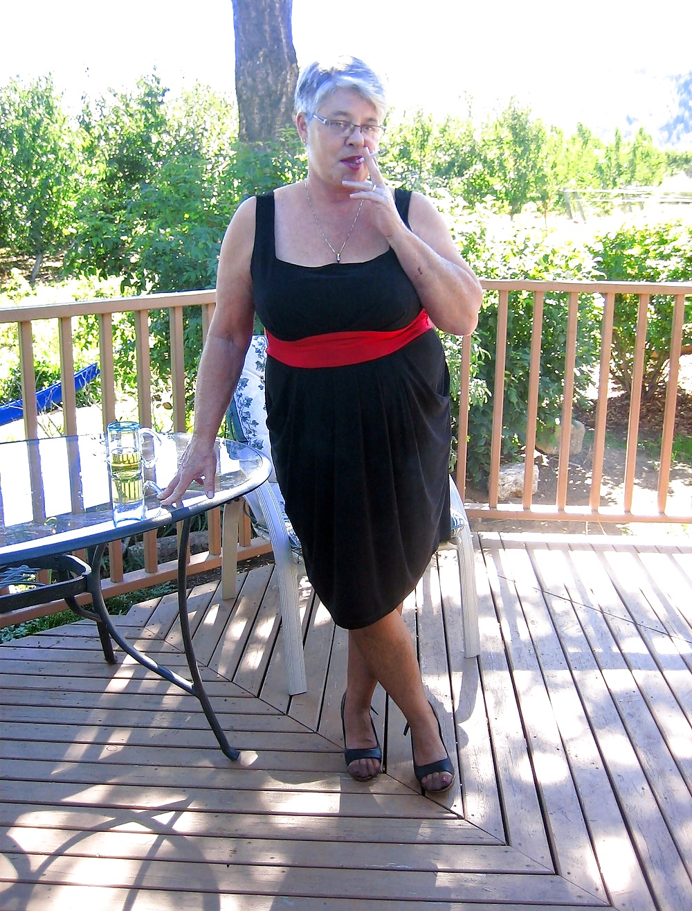 JOSEE  EN TERRASSE #30108793