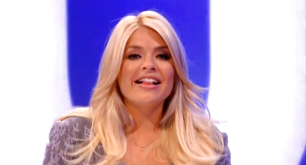 HOLLY WILLOUGHBY #36029124