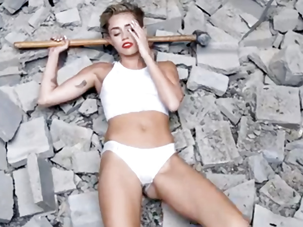 Miley Cyrus in Wrecking ball #36973643