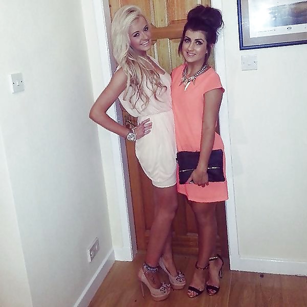 Calientes en vestidos
 #39431848