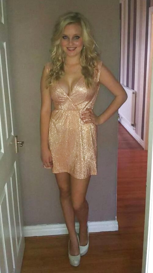 Calientes en vestidos
 #39431878