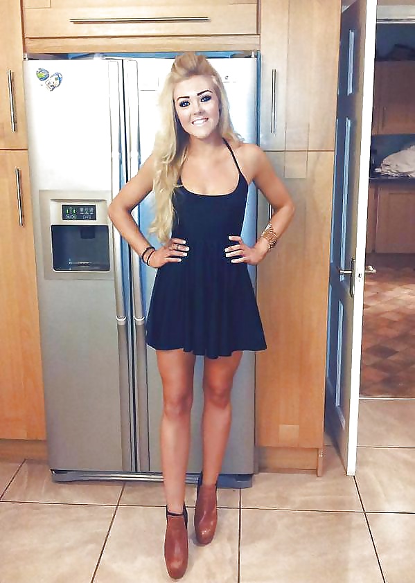 Calientes en vestidos
 #39431895