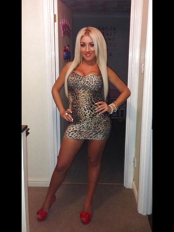 Calientes en vestidos
 #39431916