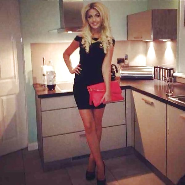 Calientes en vestidos
 #39431919