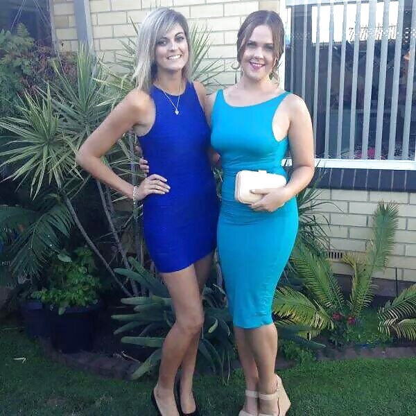 Calientes en vestidos
 #39431935