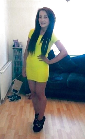 Calientes en vestidos
 #39431937