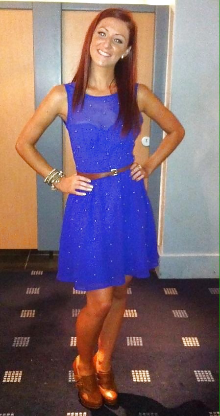 Calientes en vestidos
 #39431983