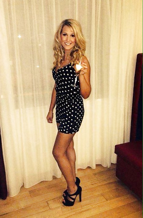 Calientes en vestidos
 #39432016