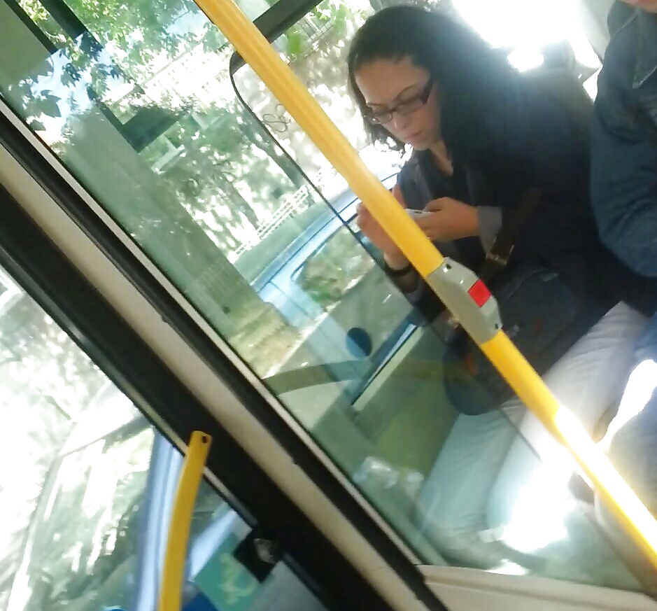 Spy sexy giovani in autobus rumeno
 #32227743