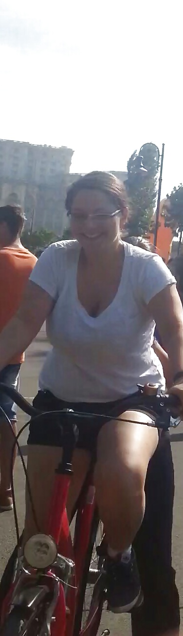 Spion Sexy Frauen Im Fahrrad Rumänisch #30683590