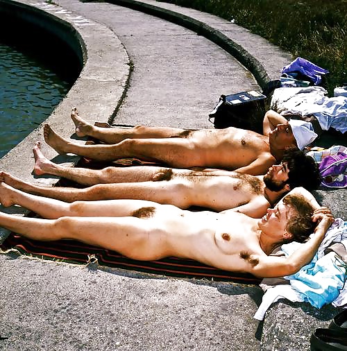 Nudistes Poilues #26408201