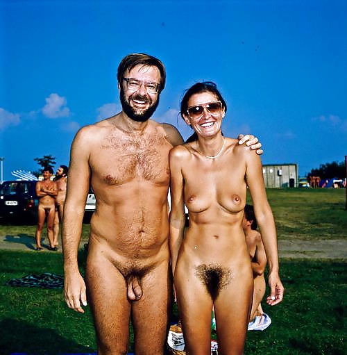 Nudistes Poilues #26408282