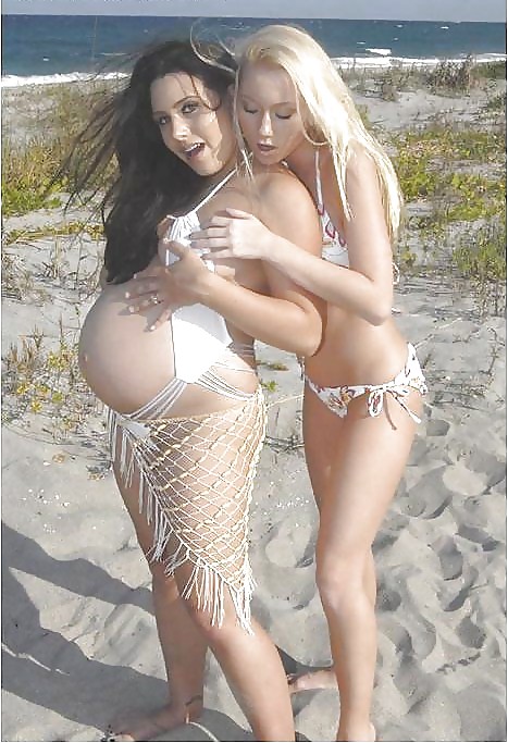 Enceinte en maillot de bain #36779476