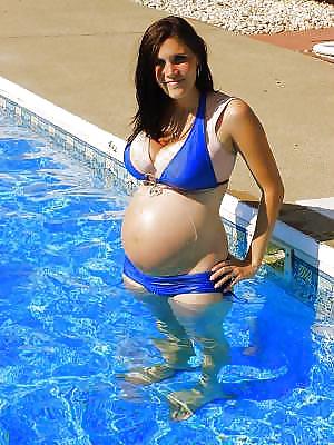 Enceinte en maillot de bain #36779484