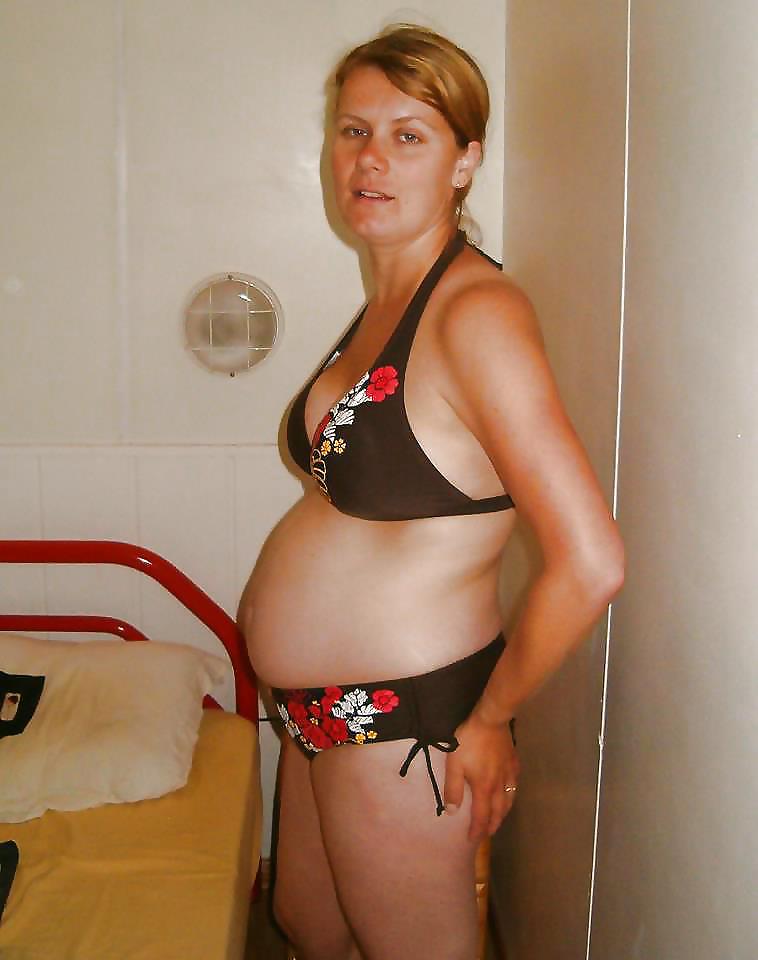 Enceinte en maillot de bain #36779495
