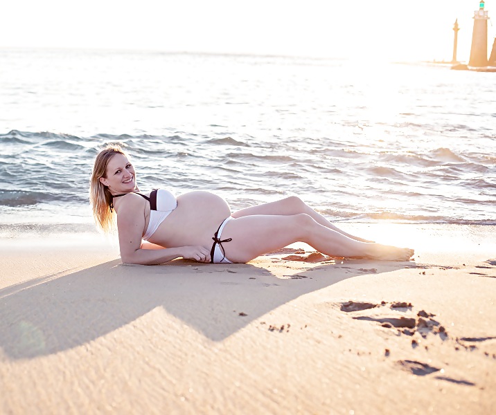 Enceinte en maillot de bain #36779505
