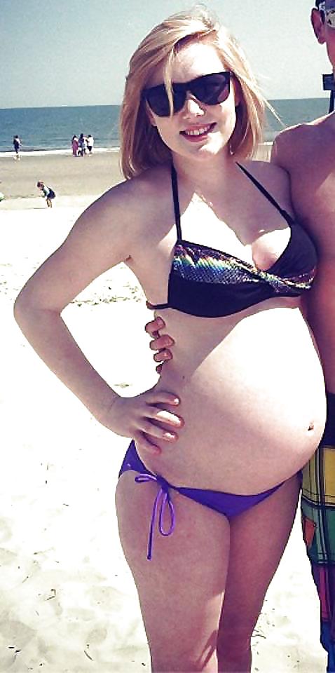 Enceinte en maillot de bain #36779509